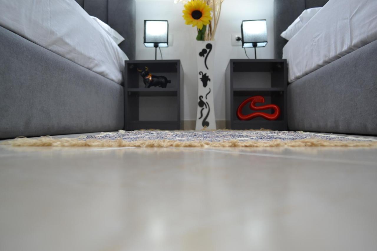Flowers & Green 2 Bedrooms Apartment & Box Garage Vlorë Eksteriør bilde