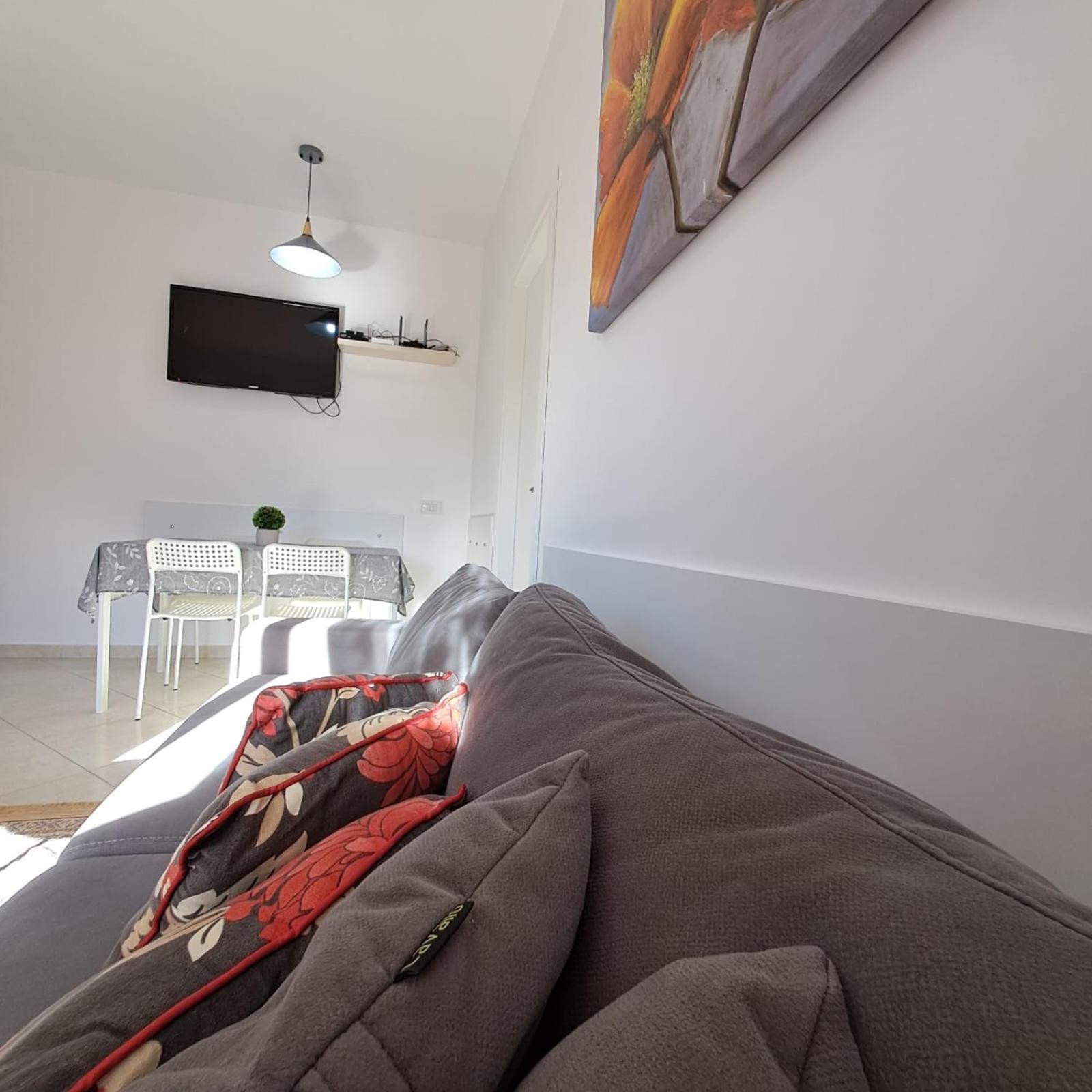 Flowers & Green 2 Bedrooms Apartment & Box Garage Vlorë Eksteriør bilde