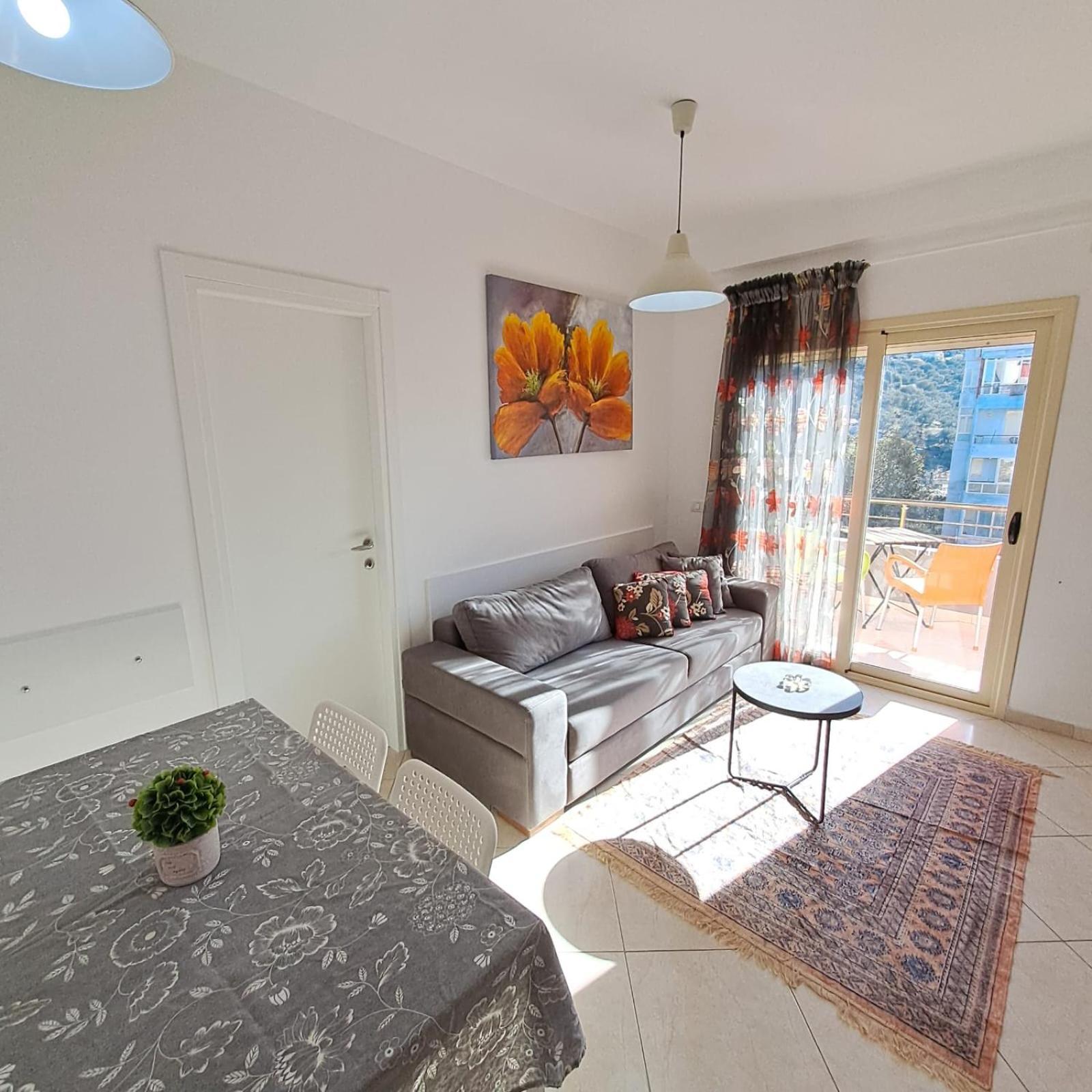 Flowers & Green 2 Bedrooms Apartment & Box Garage Vlorë Eksteriør bilde