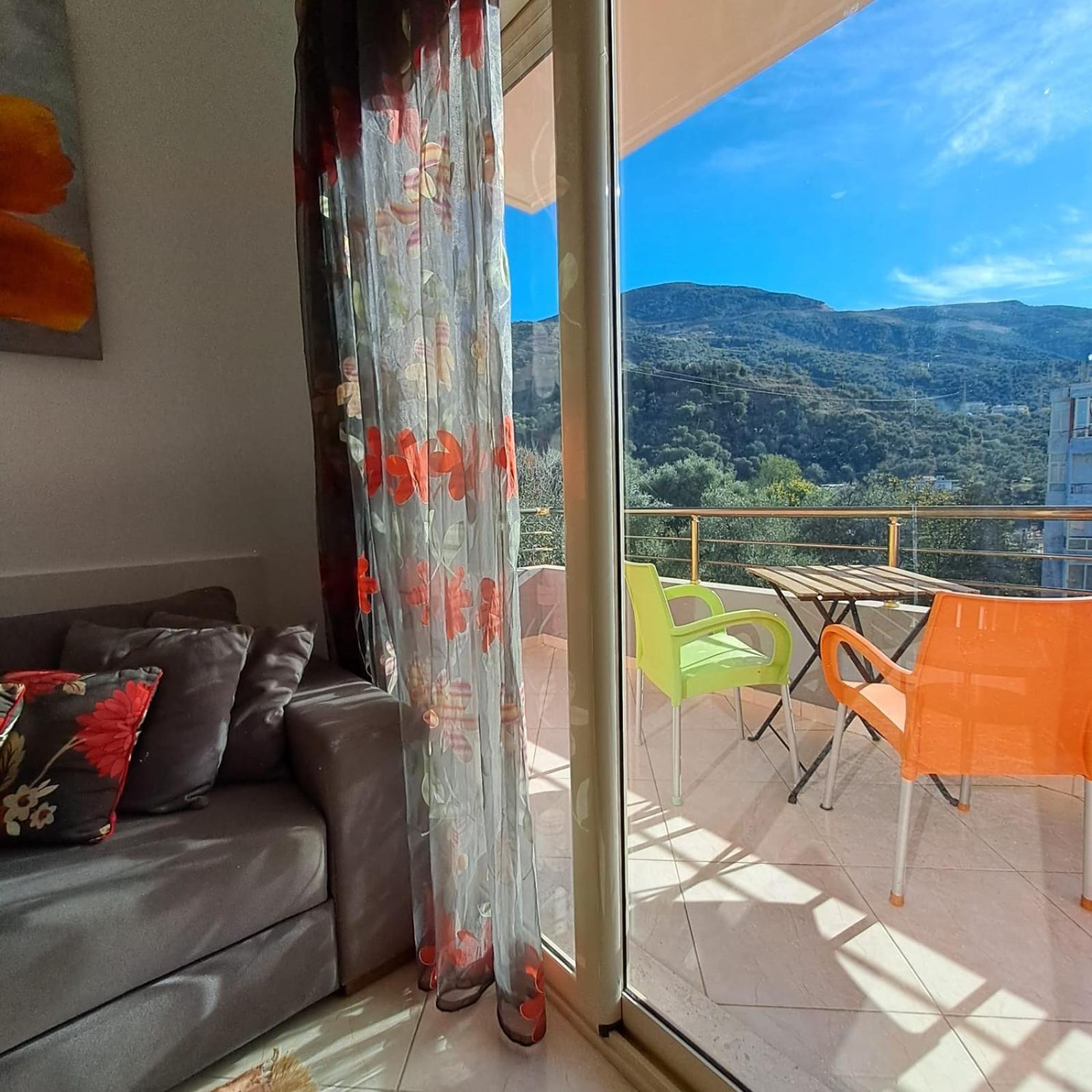 Flowers & Green 2 Bedrooms Apartment & Box Garage Vlorë Eksteriør bilde