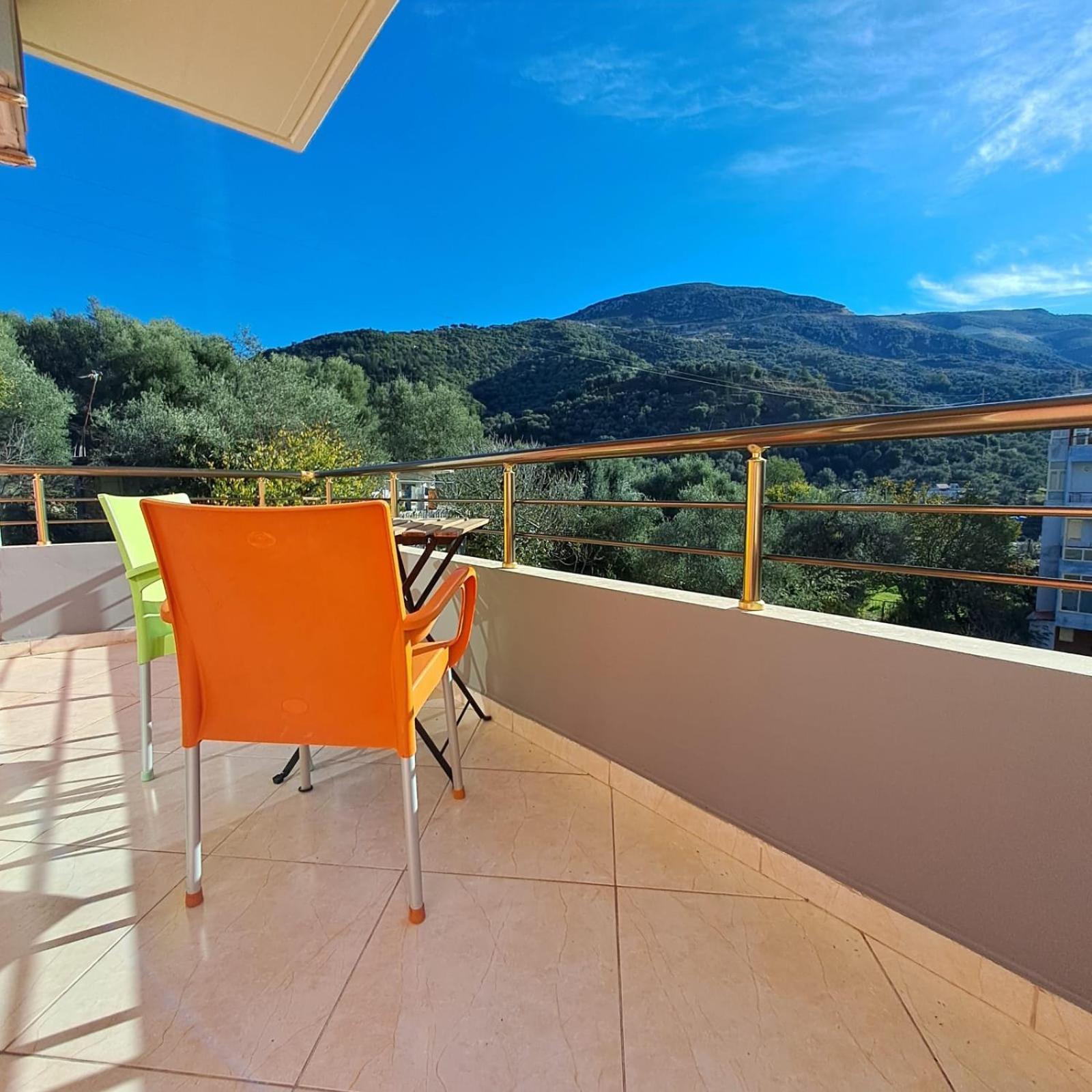 Flowers & Green 2 Bedrooms Apartment & Box Garage Vlorë Eksteriør bilde
