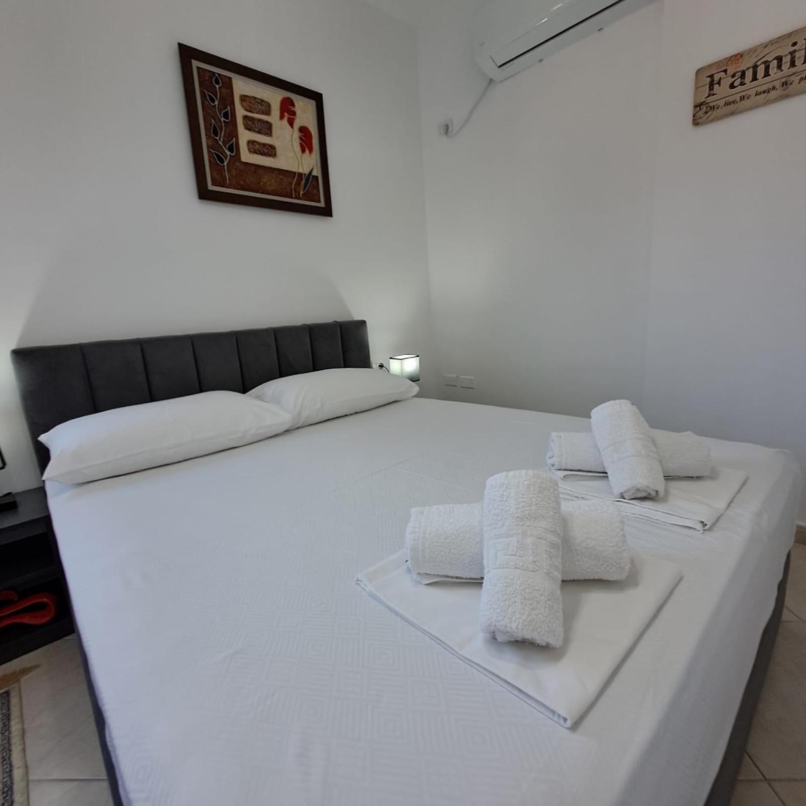 Flowers & Green 2 Bedrooms Apartment & Box Garage Vlorë Eksteriør bilde