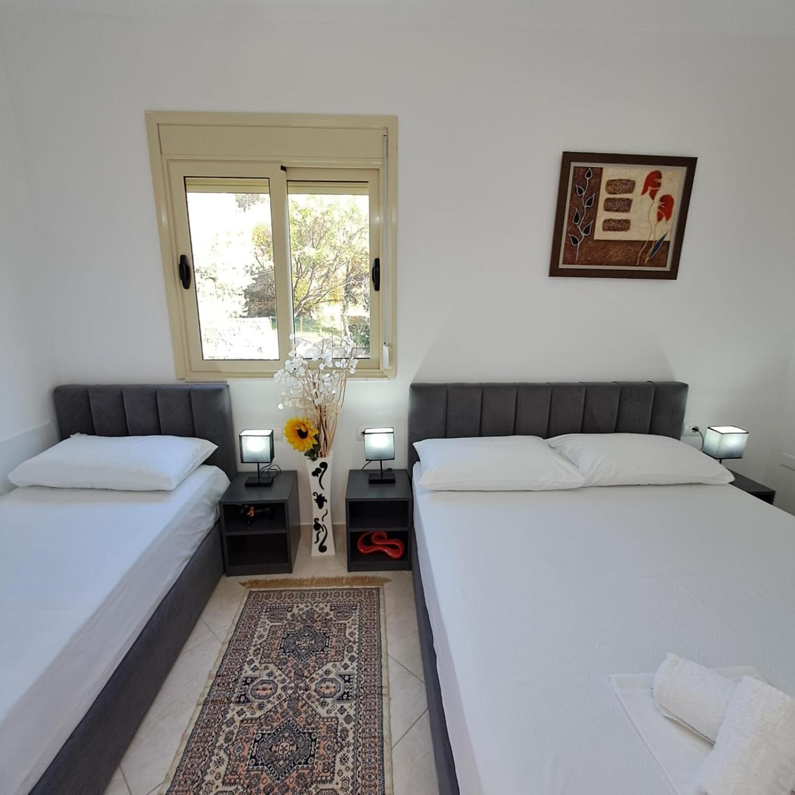 Flowers & Green 2 Bedrooms Apartment & Box Garage Vlorë Eksteriør bilde